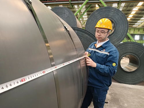争先进 做榜样 重庆钢铁 最美科技工作者 向浪涛 以产品创新追求卓越品牌,助力公司制造能力提升